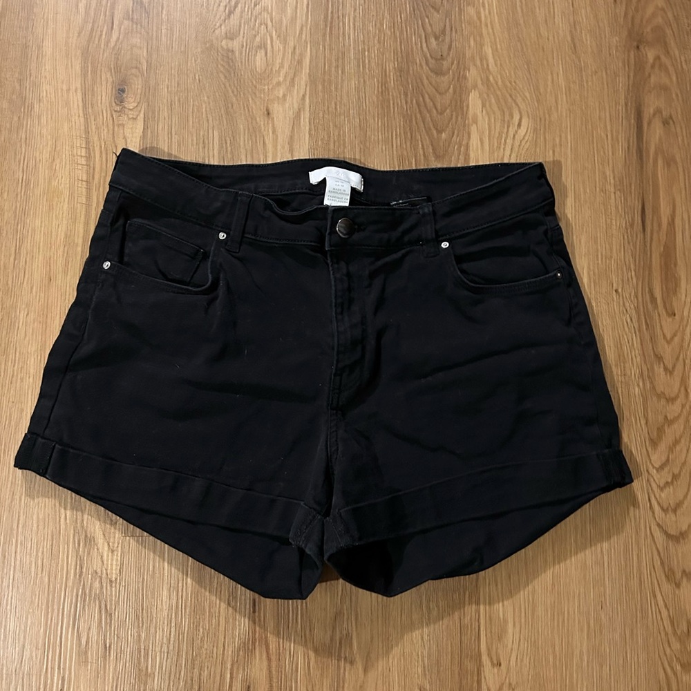 H&M Black Denim Shorts – Women’s Size 10 Casual High-Rise Jean Shorts